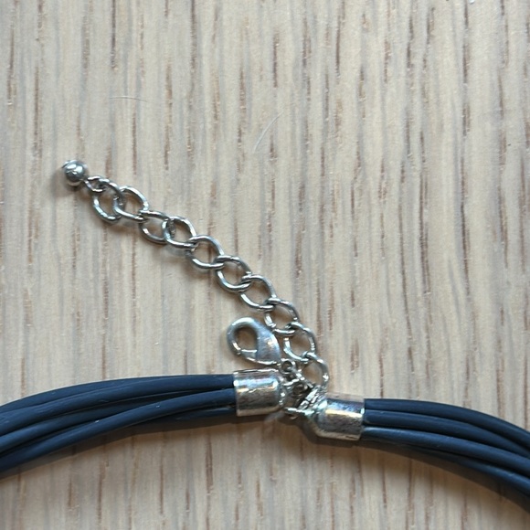 Beautiful Silver Pendant & Rope Chain - Picture 3 of 5